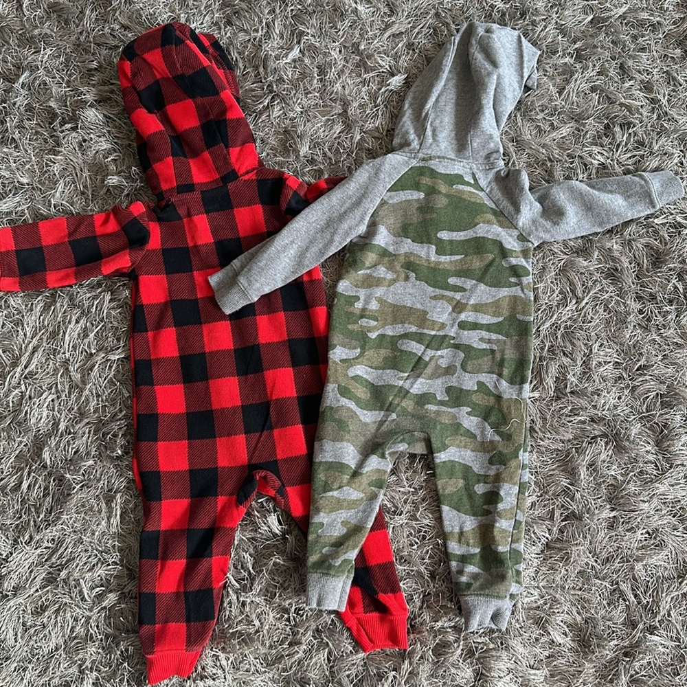 2- Baby Zip-Up Hooded Jumpsuit by Carter’s - Picture 5 of 6